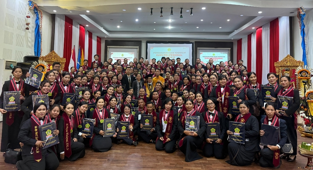 TERSEBAR SELURUH INDONESIA, IAHN GDE PUDJA MATARAM KUKUHKAN 497 GURU PROFESIONAL AGAMA HINDU