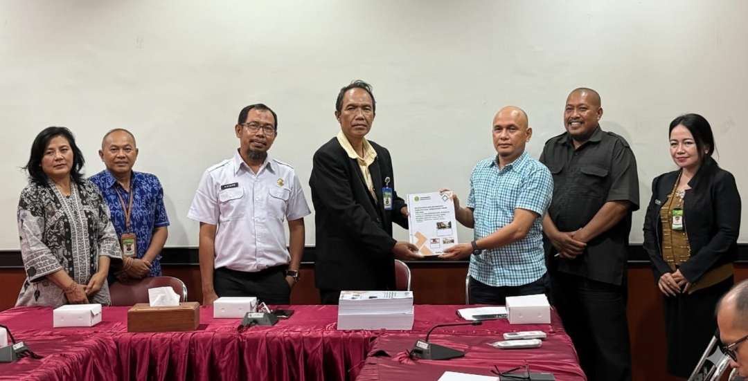 SERAH TERIMA HASIL SECARA SIMBOLIS AMDAL DUKUNG PEMBANGUNAN KAMPUS IAHN GDE PUDJA MATARAM